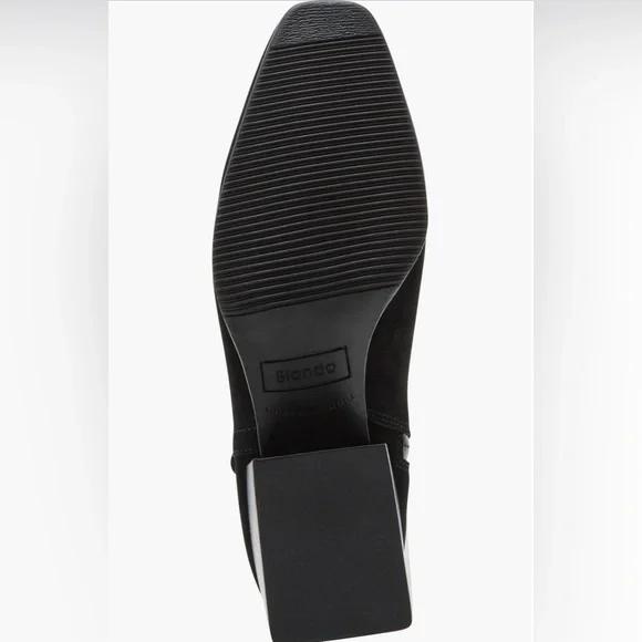 BLONDO Twila Waterproof Knee High Suede Boot
Size 8 - Picture 7 of 9